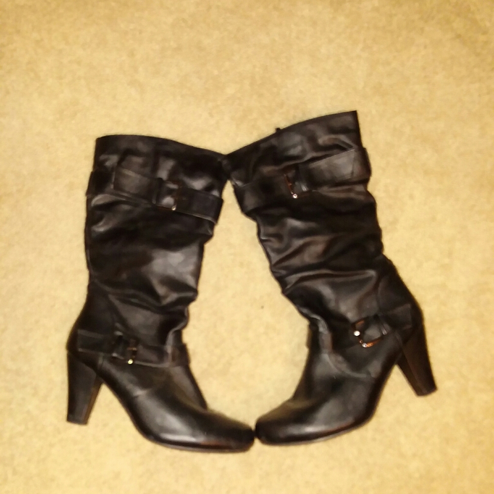 Size 8 Black mid calf boots